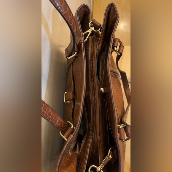 Kelly & Katie Chic Brown Faux Leather Crocodile-Embossed Texture Shoulder Bag - Picture 16 of 16